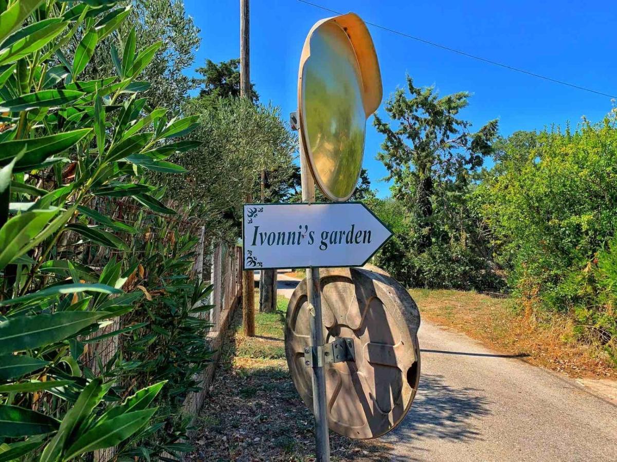 Ivonnis Garden Vila Mesimvria  Exterior foto